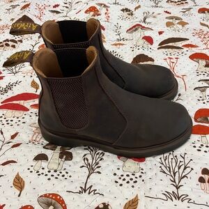 Dr. Martens
2976 Yellow Stitch Smooth Leather Chelsea Boots